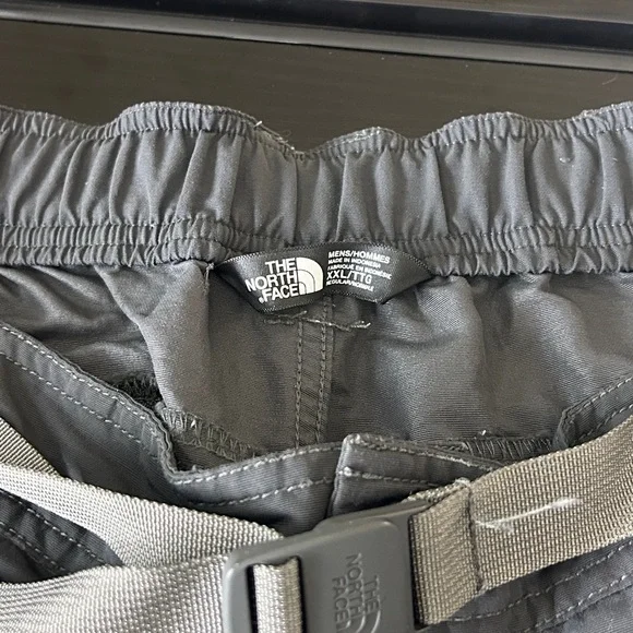The North Face Mens Zip Off Pants Shorts XXL Gray Cargo Pockets with Belt - Picture 12 of 14